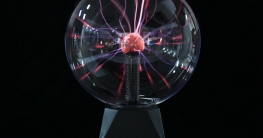 Plasma Ball - Touch Sensitive (8 Zoll groß) ✪